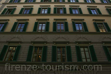 Die fassade des hotel calzaiuoli florenz foto