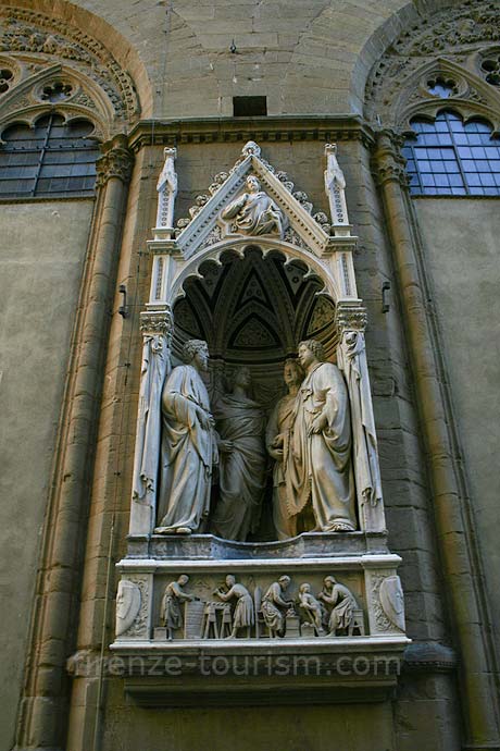 Statues in Florence photo