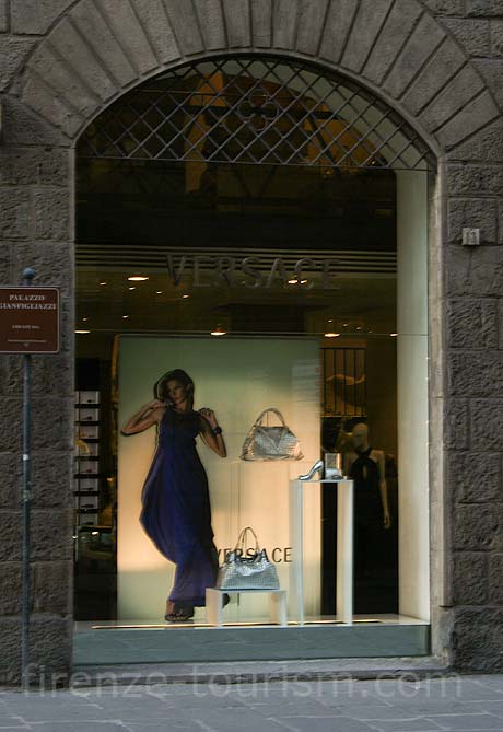 La maison de couture Versace à Florence photo