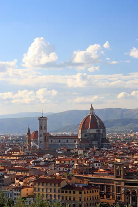 Vue d'ensemble de Florence vu depuis les collines photo