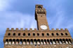 Башня и голубое небо во Флоренции